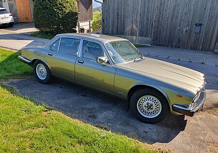 Jaguar XJ12 Sovereign