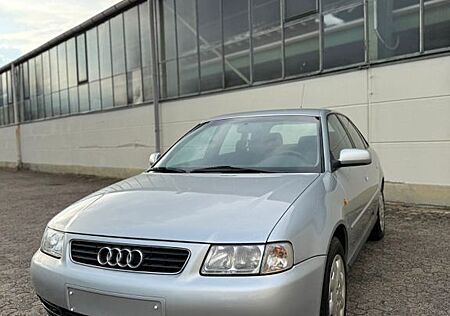 Audi A3 1.6 Attraction Attraction