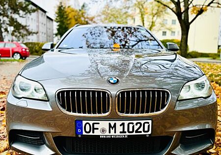 BMW 530d xDrive Touring A Luxury Line Luxury Line