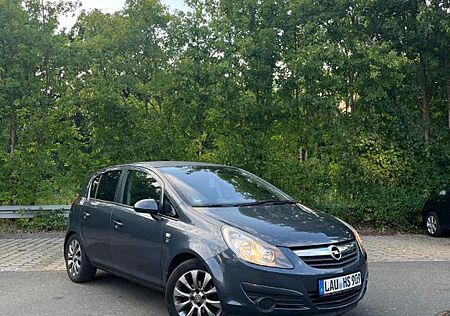 Opel Corsa 1.2 / TÜV bis 11.2026