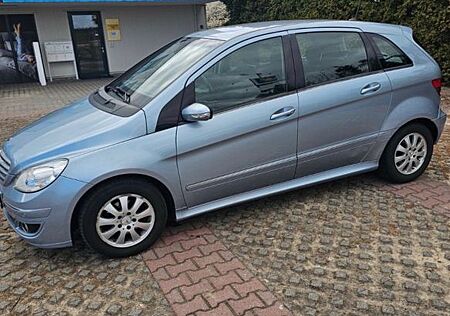 Mercedes-Benz B 170 -