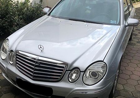 Mercedes-Benz E 200 KOMPRESSOR AVANTGARDE Avantgarde