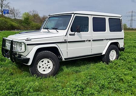 Mercedes-Benz G 230