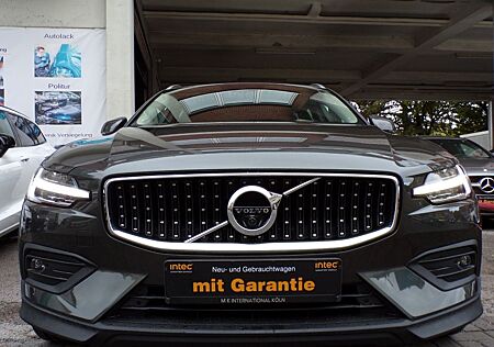 Volvo V60 B4 Cross Country Pro AWD 360°Kam LED LKA Nav