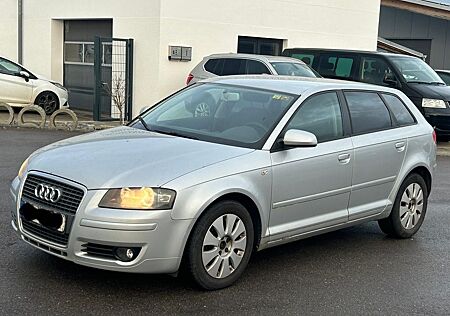 Audi A3 Sportback 2.0 TDI Attraction/KLIMAAUTO/SHZ/