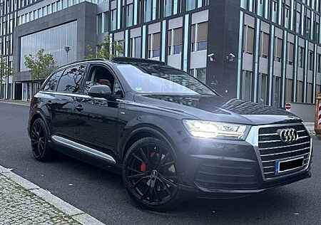 Audi Q7 VOLL Exlusive 7Sitzer Hinterachslenkung SLine