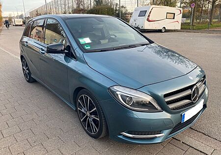 Mercedes-Benz B 200 BlueEFFICIENCY -