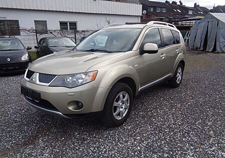 Mitsubishi Outlander 2.4 Instyle