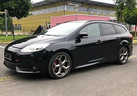 Ford Focus Turnier ST Leder+Cam.+Leder