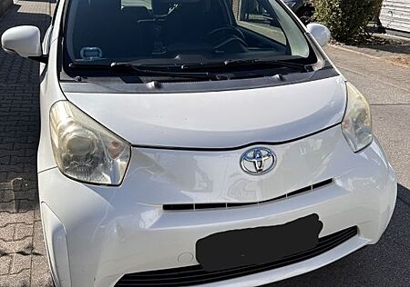 Toyota iQ Gepflegt neuer Tüv !!!