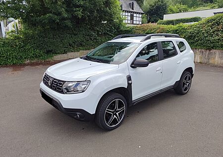 Dacia Duster TCe 130 8-fach bereift Klimaaut Sitzheiz