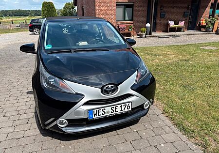 Toyota Aygo (X) Aygo (X) 1,0-l-VVT-i x-wave , Faltdach, TÜV,