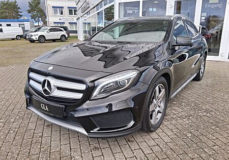 Mercedes-Benz GLA 180 AMG Line Bi-Xenon+Kamera+PDC+SHZG+Navi
