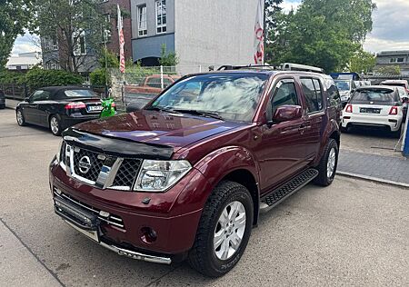Nissan Pathfinder 2.5 dCi Premium.Auto.Leder.7-SITZE...