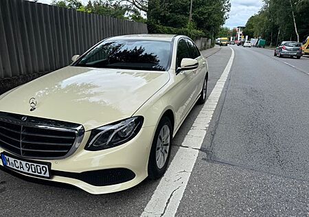 Mercedes-Benz E 220 d Autom. -