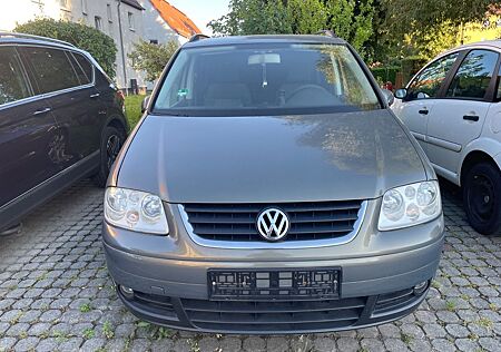 VW Touran Volkswagen 2.0 TDI DPF Trendline Trendline