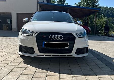 Audi S1 2.0 TFSI quattro -