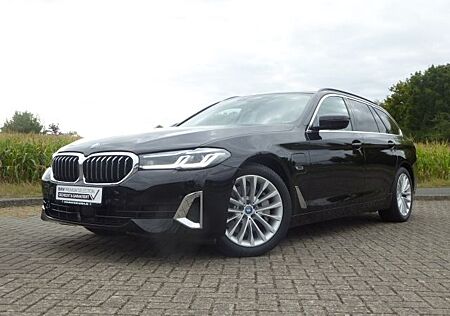BMW 530 e Touring Luxury Line Laser Leder AHK Head U