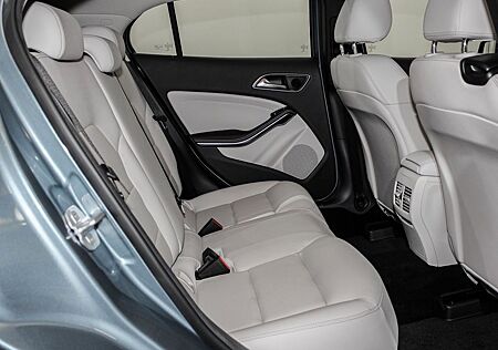 Mercedes-Benz GLA 250 4MATIC DCT Style Style