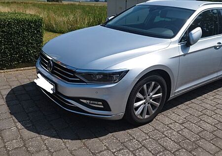 VW Passat Variant Volkswagen 2.0 TDI SCR DSG Elegance Vari...