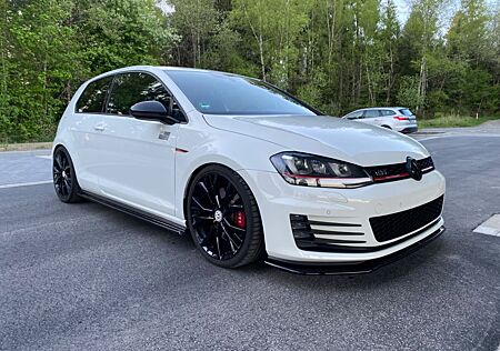 VW Golf Volkswagen 7 GTI Performance - TÜV & Service neu