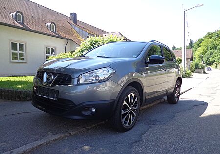 Nissan Qashqai 360 4X4 Navi Kamera Pano Alu Tekna