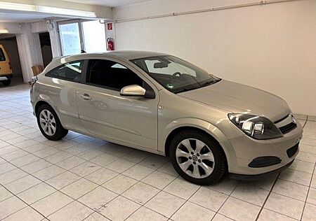 Opel Astra GTC 1.4 Twinport Edition Klima CARPLAY