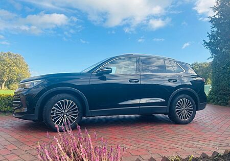 VW Tiguan Volkswagen 2.0 TDI SCR DSG ELEGANCE AHK