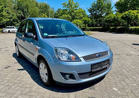 Ford Fiesta 1.4/Sehr gepflegt/1.Hand/Scheckheft/4-Türer