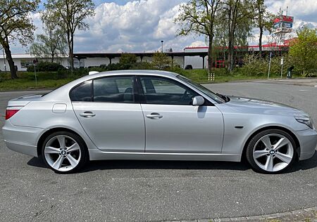 BMW 523i