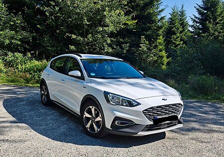 Ford Focus Active 1,5 EcoBoost 150 PS + 4Winterreifen