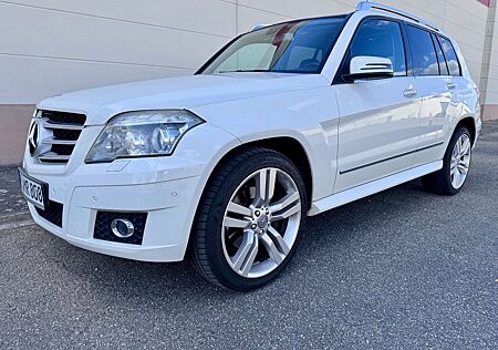 Mercedes-Benz GLK 320 CDI 4Matic Sportpaket + AHK + PANO