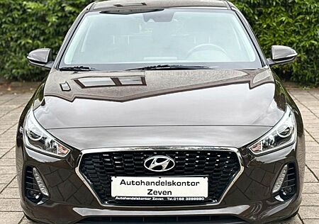 Hyundai i30 Select/1.6 CRDI/SHZ/Euro6/Top!