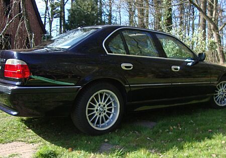 BMW 750i A - Carbonschwarz, Standheizung