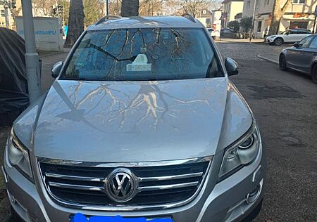 VW Tiguan Volkswagen 2.0 TDI DSG 4MOTION Sport & Style Spo...