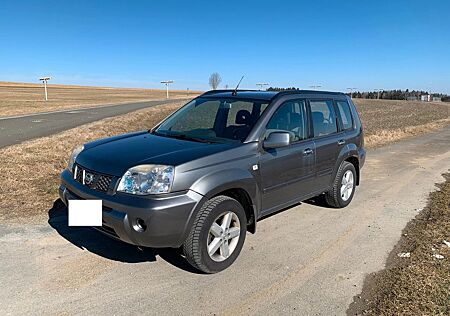 Nissan X-Trail 4x4 comfort 2.2 dCi Comfort - TÜV 08/26
