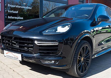 Porsche Cayenne Turbo S 21" Panorama PCCB