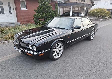 Jaguar XJR 4.0 Rostfrei 2002