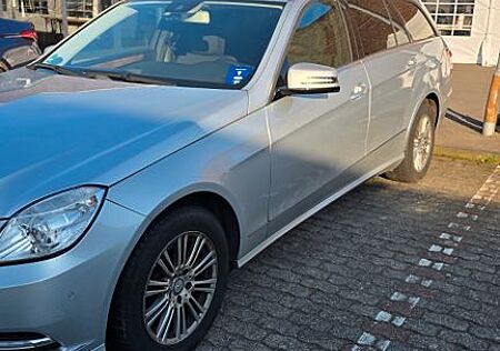 Mercedes-Benz E 220 CDI T BlueEFFICIENCY ELEGANCE ELEGANCE