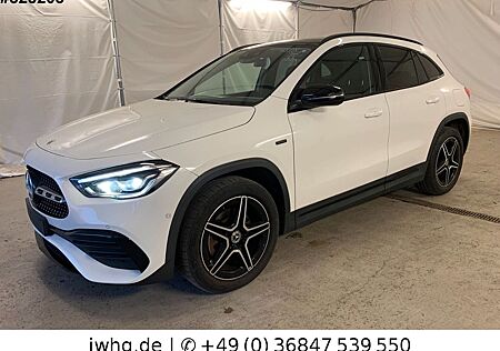 Mercedes-Benz GLA 250 e AMG Line Widesreen Kam Pano 19"
