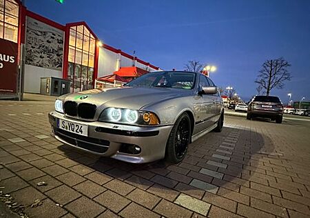 BMW 525i - M Paket