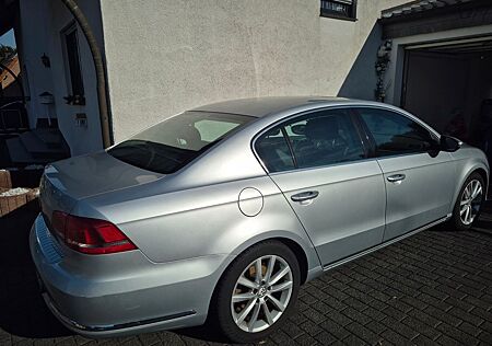 VW Passat gebraucht kaufen VW Passat Volkswagen 1.8 TSI Highline Highline