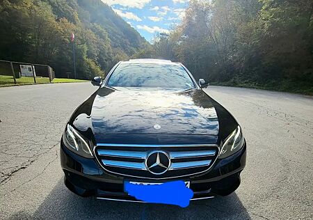 Mercedes-Benz E 220 d 4MATIC AVANTGARDE Autom. AVANTGARDE