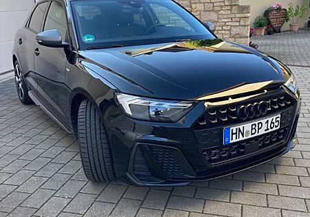 Audi A1 Sportback 40 TFSI 40 S-tronic VB 27.800€