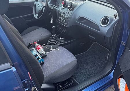 Ford Fiesta 1,4 16V Ambiente Ambiente