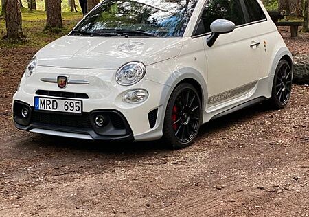 Abarth 695 1.4 T-Jet 16V 70° Anniversario