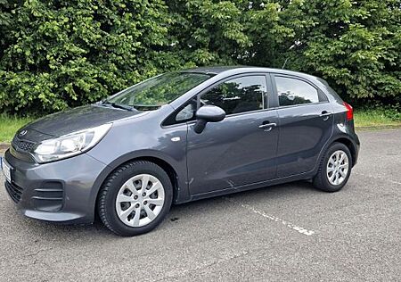 Kia Rio 1.2, jährlich scheckheftgepf.,TÜV bis12.2026