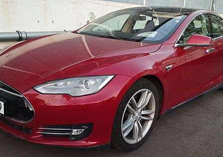 Tesla Model S 60 - Free Supercharger SC01 Luftfederung