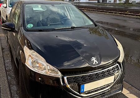 Peugeot 208 1.0 Access 68 VTi Access (Preis VB)