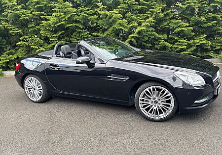 Mercedes-Benz SLK 200 BlueEFFICIENCY -